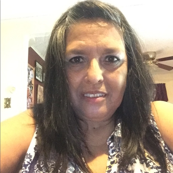 Meet your Posher, Cheryl - Picture 3 of 5